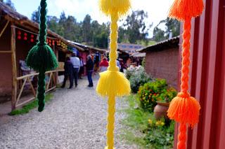 Il Perù, gli Inca, il mal di montagna, le foglie di coca e la tavolozza di colori delle Ande Il Perù, gli Inca, il mal di montagna, le foglie di coca e la tavolozza di colori delle Ande