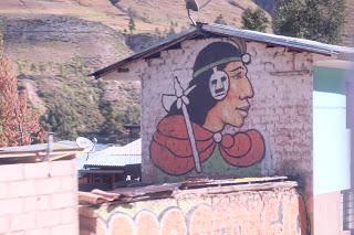 Il Perù, gli Inca, il mal di montagna, le foglie di coca e la tavolozza di colori delle Ande Il Perù, gli Inca, il mal di montagna, le foglie di coca e la tavolozza di colori delle Ande