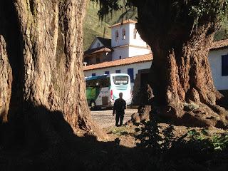 Il Perù, gli Inca, il mal di montagna, le foglie di coca e la tavolozza di colori delle Ande Il Perù, gli Inca, il mal di montagna, le foglie di coca e la tavolozza di colori delle Ande