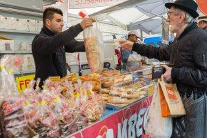 Il maltempo non ha frenato la ‘voglia’ di fiera Carolingia Il maltempo non ha frenato la ‘voglia’ di fiera Carolingia
