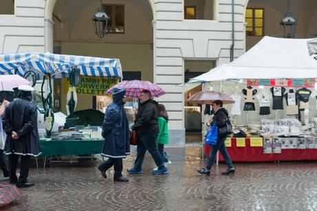 Il maltempo non ha frenato la ‘voglia’ di fiera Carolingia Il maltempo non ha frenato la ‘voglia’ di fiera Carolingia