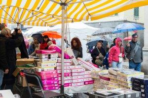 Il maltempo non ha frenato la ‘voglia’ di fiera Carolingia Il maltempo non ha frenato la ‘voglia’ di fiera Carolingia