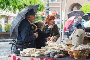 Il maltempo non ha frenato la ‘voglia’ di fiera Carolingia Il maltempo non ha frenato la ‘voglia’ di fiera Carolingia