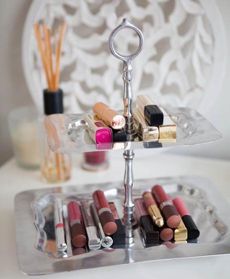 Trucchi e cosmetici: come tenerli in ordine e capire quando sostituirli Trucchi e cosmetici: come tenerli in ordine e capire quando sostituirli