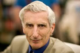 Il cosmologo Martin Rees: «sono uno scettico, felice di andare in chiesa»