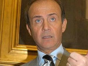 Ronchi si dimette da Presidente dell’Assemblea di FLI. L’addio al partito è vicino…