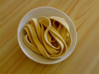 Pappardelle con spinaci e crescenza