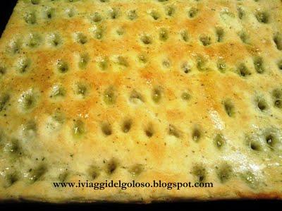 FOCACCIA  GENOVESE CON  SALVIA