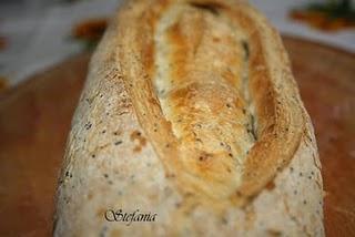 Pane avvolto al limone e sempi di papavero