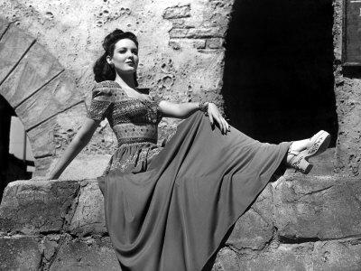 Fashion Icon: Linda Darnell