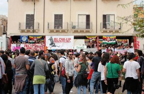 Image and video hosting by TinyPic