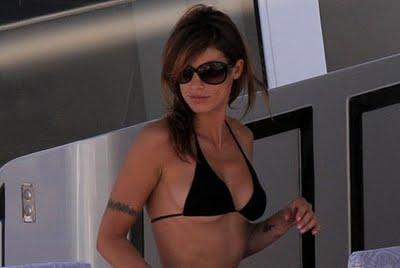 ELISABETTA CANALIS IN UN MINO BIKINI A CANNES