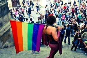 Gay Pride: in migliaia sfilano in centro a Palermo