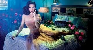 Katy Perry per Ghd: un viaggio nel tempo..