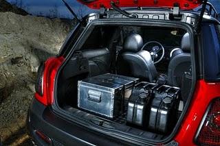 DSQUARED2 FIRMA LA MINI COOPER PER IL LIFE BALL 2011