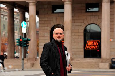 Chi va con lo Zoppo... non perde SAGGI POP: Claudio Sottocornola alla Fiera dei Librai! Chi va con lo Zoppo... non perde SAGGI POP: Claudio Sottocornola alla Fiera dei Librai!