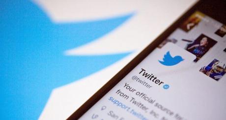 Twitter sta testando una barra di navigazione inferiore Twitter