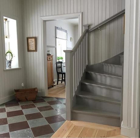 Una vecchia casa di campagna in Svezia L'immagine può contenere: spazio al chiuso