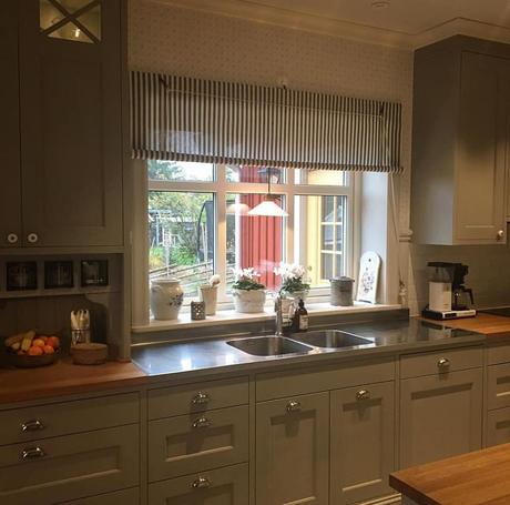 Una vecchia casa di campagna in Svezia L'immagine può contenere: cucina e spazio al chiuso