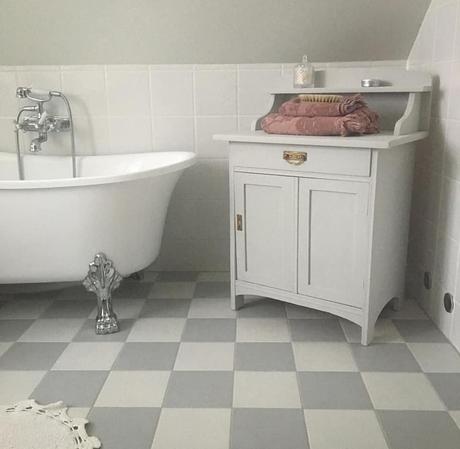 Una vecchia casa di campagna in Svezia L'immagine può contenere: spazio al chiuso