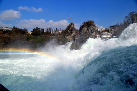 E poi la Svizzera (di tanto in tanto). Sciaffusa (Svizzera) Cascate del Reno