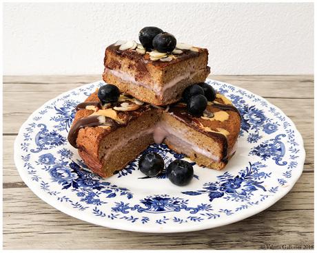 Pancake alto e soffice con farina di cocco e cacao Pancake alto e soffice con farina di cocco e cacao