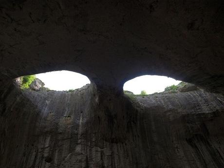 La grotta bulgara di Prohodna e Gli Occhi di Dio La grotta di Prohodna.