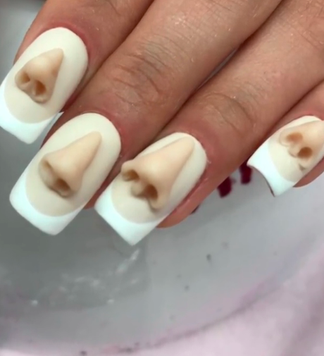 Buccia di Banana/Se le unghie avessero i denti… Buccia di Banana/Se le unghie avessero i denti…