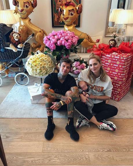 Chiara Ferragni torna a Milano con la famiglia: nuovo ufficio, nuova casa (quasi) Chiara Ferragni torna a Milano con la famiglia: nuovo ufficio, nuova casa (quasi)