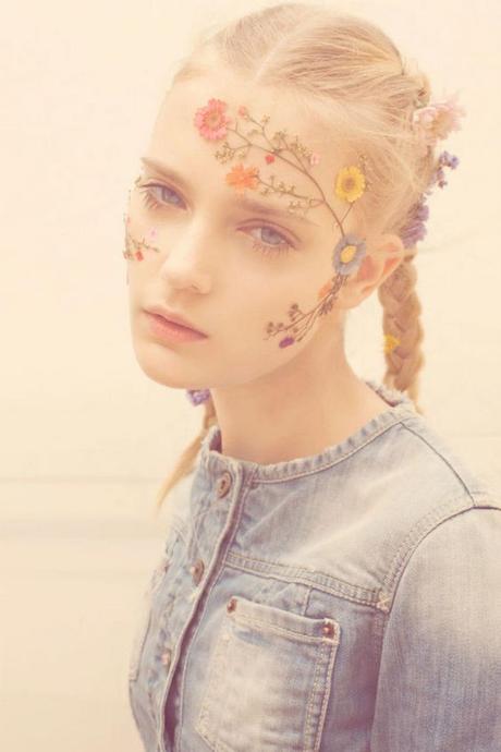 BEAUTY: The New Floral Hairstyles For Spring 2018 BEAUTY: The New Floral Hairstyles For Spring 2018