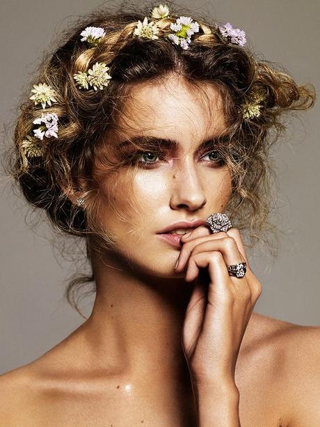 BEAUTY: The New Floral Hairstyles For Spring 2018 BEAUTY: The New Floral Hairstyles For Spring 2018