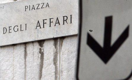 Ftse Mib -2,32% Dopo le indiscrezioni sul contratto di Go... Ftse Mib -2,32% Dopo le indiscrezioni sul contratto di Go...