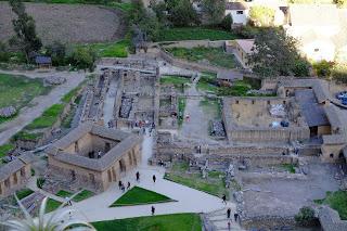 Perù: Cusco, Chinchero, le miniere di sale di Maras, Moray e Ollantaytambo Perù: Cusco, Chinchero, le miniere di sale di Maras, Moray e Ollantaytambo