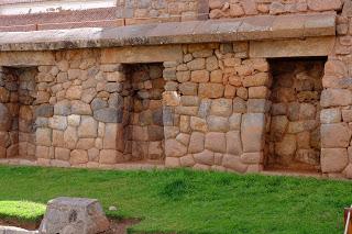 Perù: Cusco, Chinchero, le miniere di sale di Maras, Moray e Ollantaytambo Perù: Cusco, Chinchero, le miniere di sale di Maras, Moray e Ollantaytambo