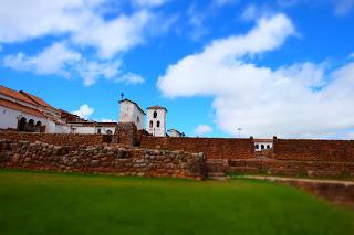 Perù: Cusco, Chinchero, le miniere di sale di Maras, Moray e Ollantaytambo Perù: Cusco, Chinchero, le miniere di sale di Maras, Moray e Ollantaytambo