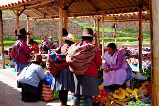 Perù: Cusco, Chinchero, le miniere di sale di Maras, Moray e Ollantaytambo Perù: Cusco, Chinchero, le miniere di sale di Maras, Moray e Ollantaytambo
