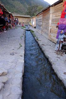 Perù: Cusco, Chinchero, le miniere di sale di Maras, Moray e Ollantaytambo Perù: Cusco, Chinchero, le miniere di sale di Maras, Moray e Ollantaytambo