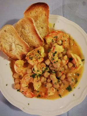 Guazzetto con code di gambero e ceci Guazzetto con code di gambero e ceci