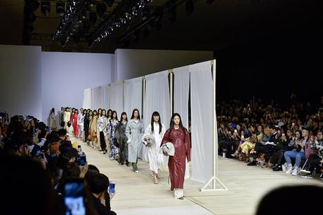 Seoul Fashion Week: mix tra oriente e occidente Seoul Fashion Week: mix tra oriente e occidente