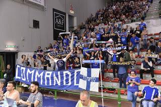 The TImes They Are A-Changin': governo, basket e rock'n'roll The TImes They Are A-Changin': governo, basket e rock'n'roll