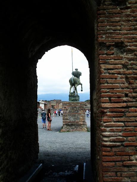 TRAVEL DIARY: Pompeii TRAVEL DIARY: Pompeii
