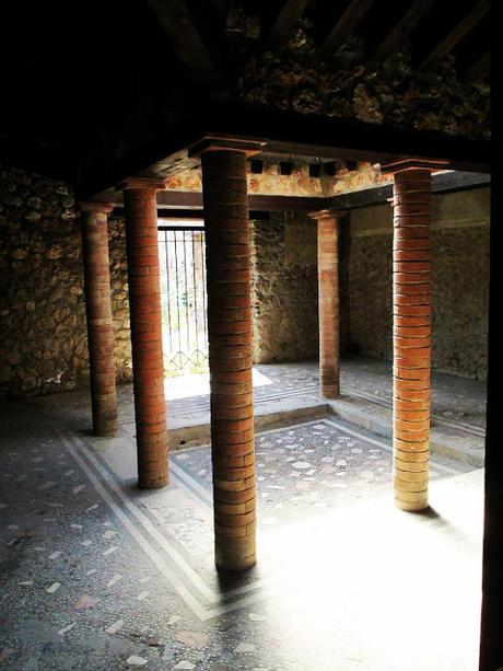 TRAVEL DIARY: Pompeii TRAVEL DIARY: Pompeii