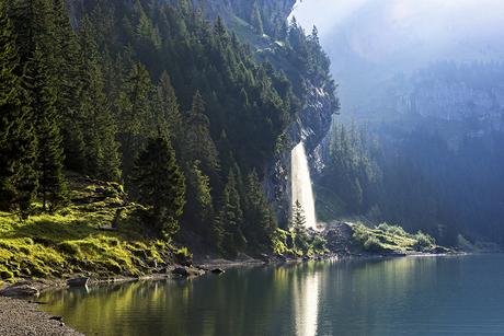 Svizzera, la terra dei treni Il lago di Oeschinen