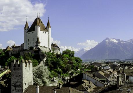 Svizzera, la terra dei treni il castello di Thun