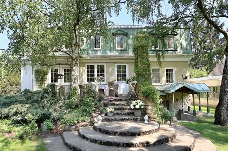 Una luminosa villa alla periferia di Varsavia Una luminosa villa alla periferia di Varsavia