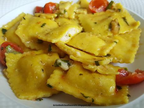 Ravioli alla cernia e ricotta con zucchine e pomodorini https://lericettediclaudiaeandre.blogspot.com/