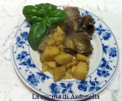 Carciofi e patate in padella Carciofi e patate in padella