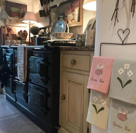 Uno strepitoso cottage inglese L'immagine può contenere: spazio al chiuso