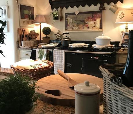 Uno strepitoso cottage inglese L'immagine può contenere: spazio al chiuso