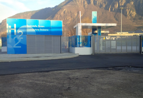 Stazione rifornimento idrogeno Bolzano.png Stazione rifornimento idrogeno Bolzano.png